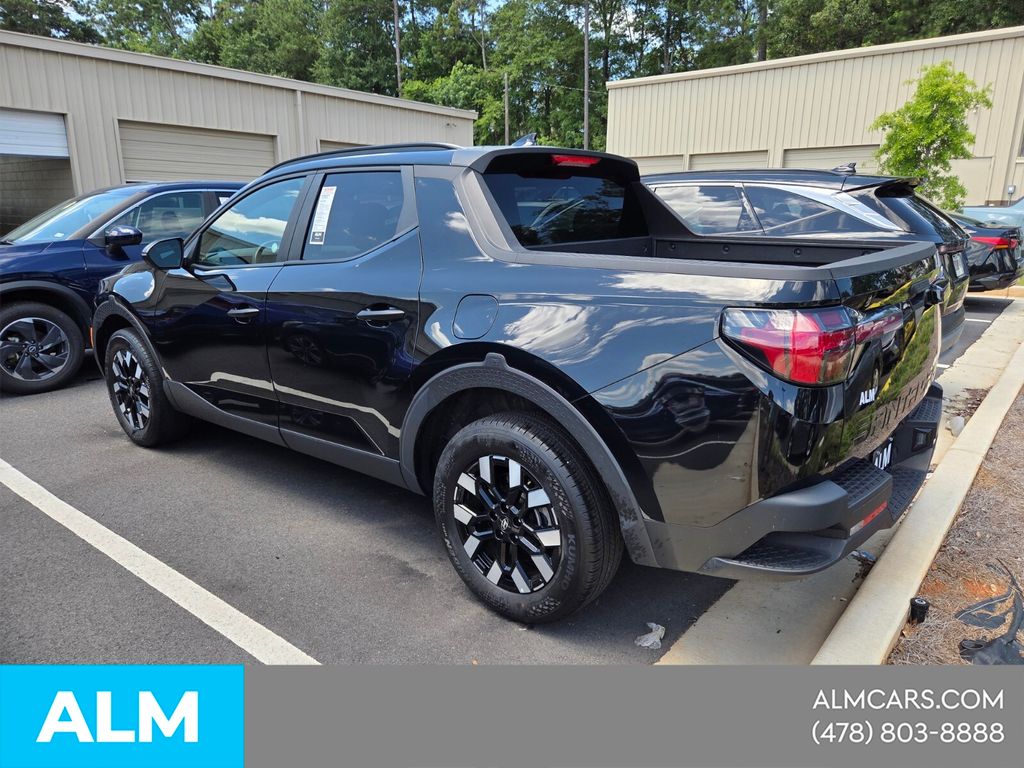 Used 2025 Black Hyundai SEL image 9