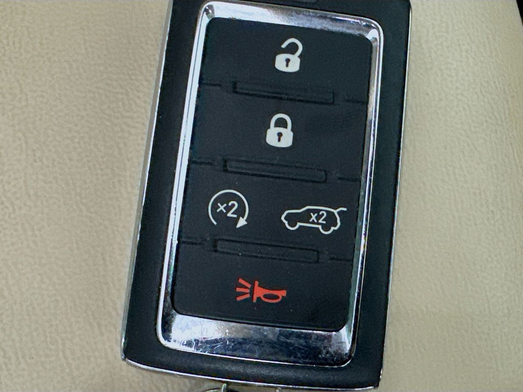 Used Car 2021 Jeep Grand Cherokee L  Limited For Sale Under $25,000 In Austin, Texas