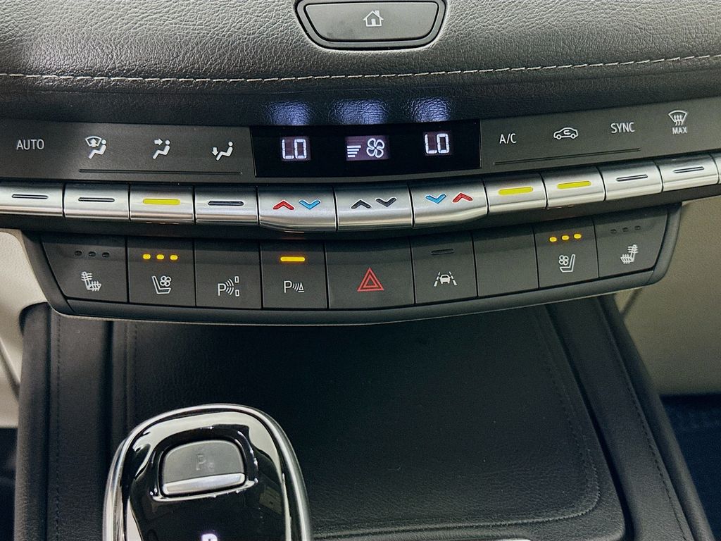 2022 Cadillac XT4 Premium Luxury 20
