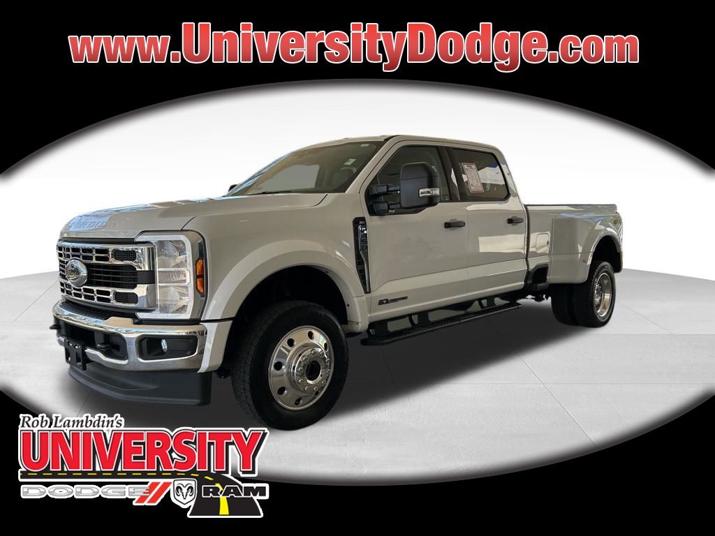 Oxford White 2025 Ford F-450 Super Duty XLT Crew Cab LB DRW 4WD Pickup Truck Four-Wheel Drive Automatic