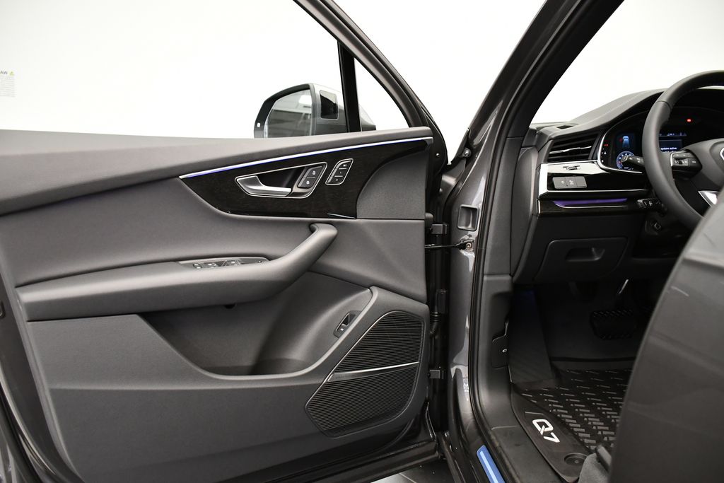 Thumbnail: 2026 Audi Q7 - 31