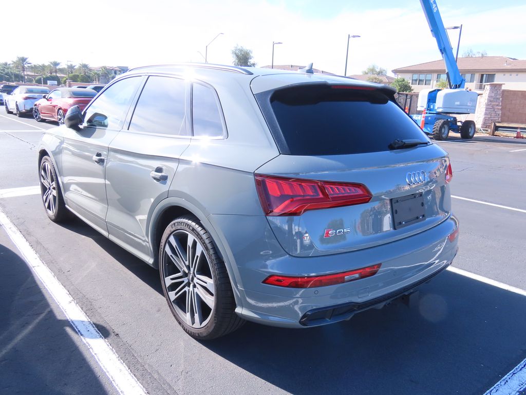 Thumbnail: 2020 Audi SQ5 - 4
