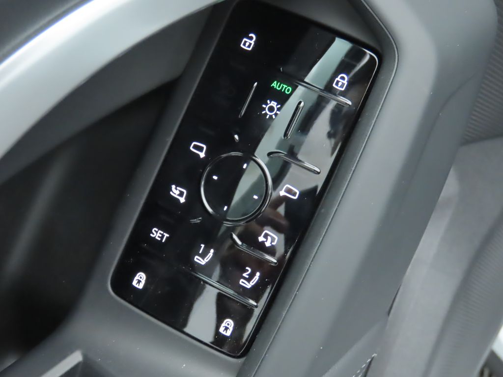 Thumbnail: 2025 Audi Q5 - 25