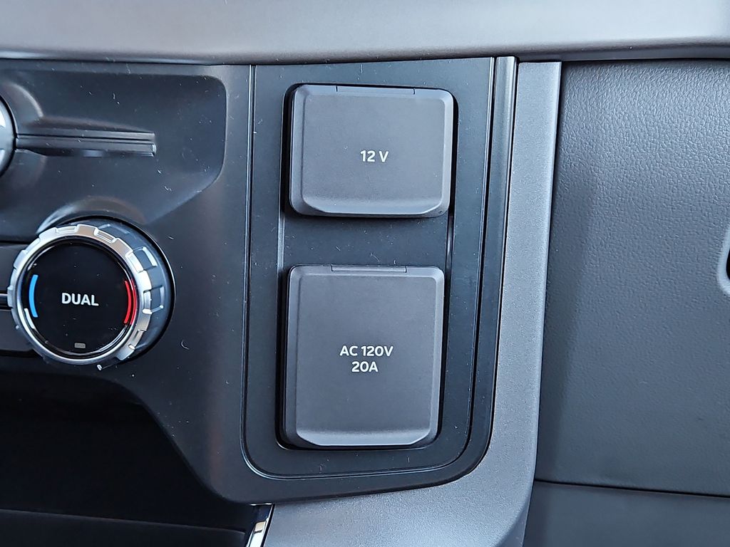 2025 Ford F-150 XLT - Photo 20