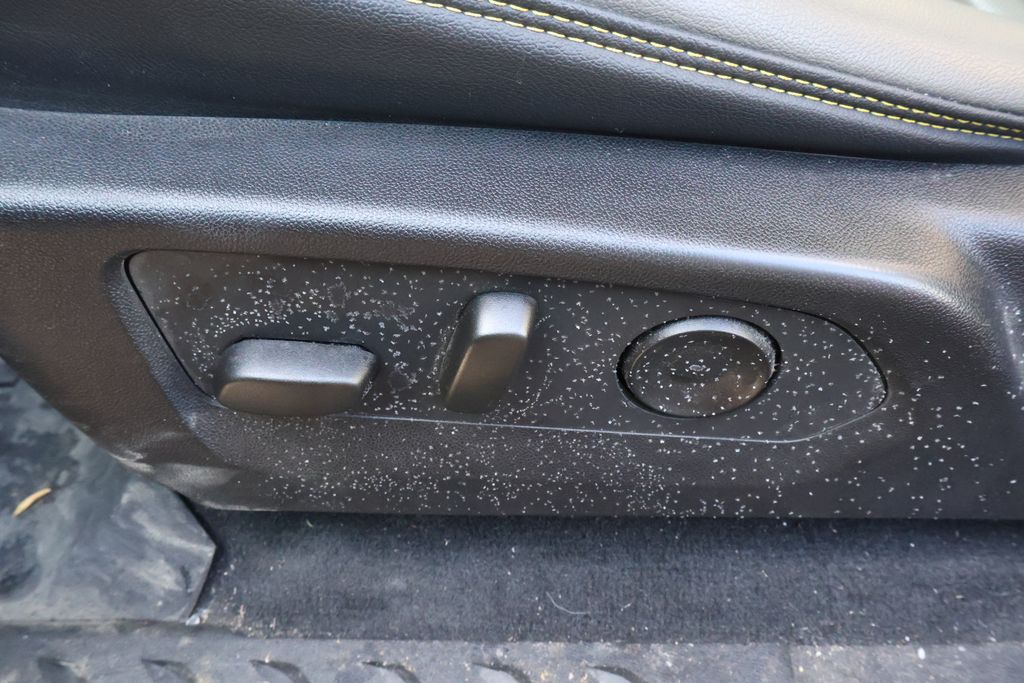 Thumbnail: 2023 Chevrolet Colorado - 15