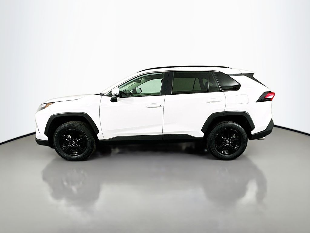 2022 Toyota RAV4 XLE 8