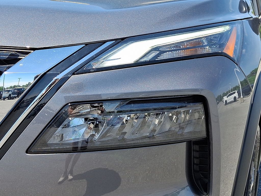 2023 Nissan Rogue — photo 10