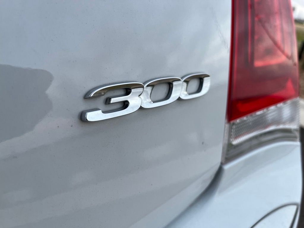 Thumbnail: 2020 Chrysler 300 - 8
