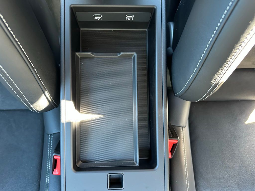 Thumbnail: 2025 Porsche 911 - 28