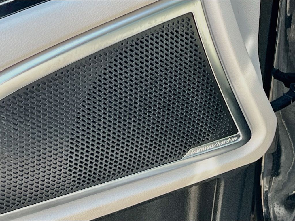 Used 2021 Black Kia SX image 19