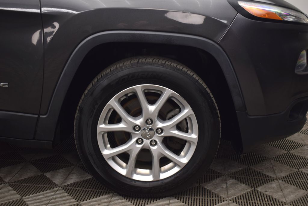 used 2014 Jeep Cherokee car, priced at $7,900