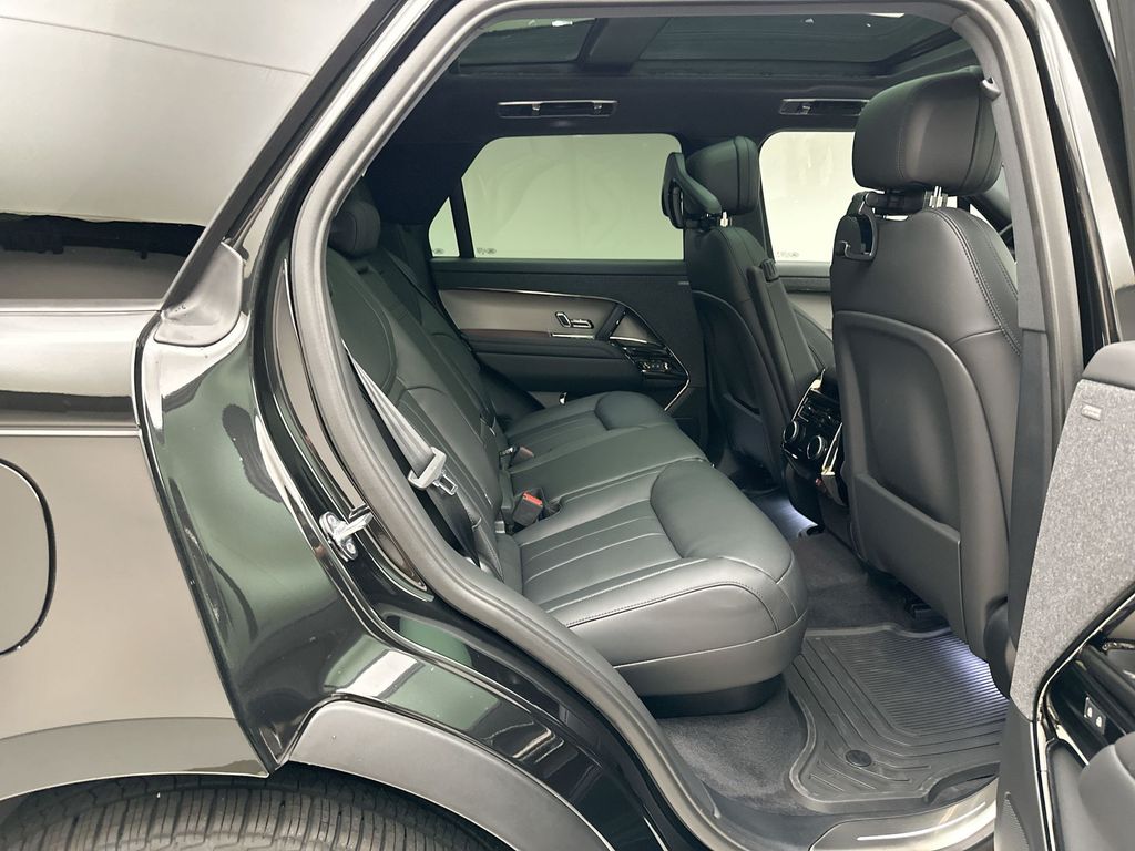 Thumbnail: 2027 Land Rover Range Rover Sport - 7