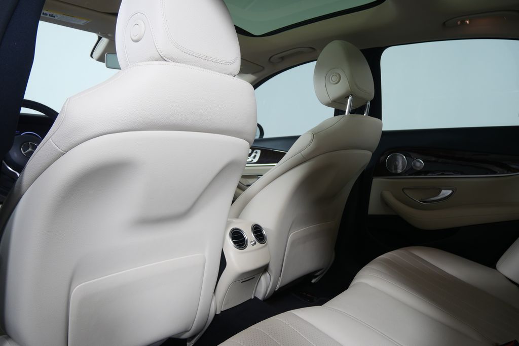 Thumbnail: 2020 Mercedes-Benz E-Class - 16