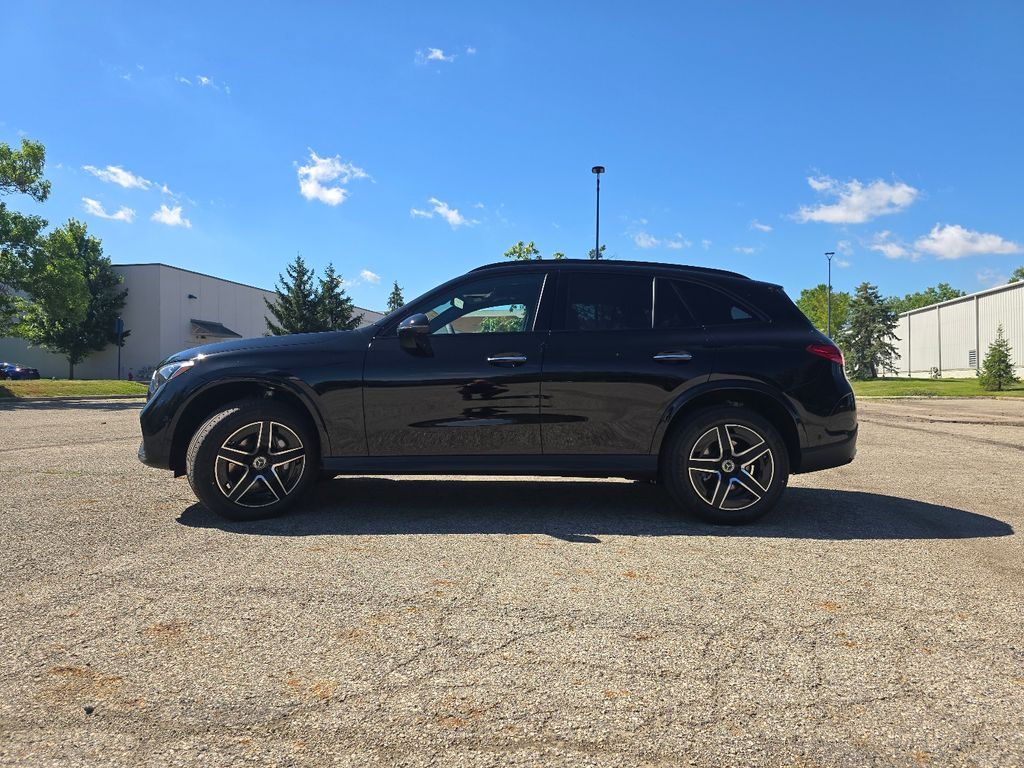 New 2026 Black Mercedes-Benz GLC 300 image 15