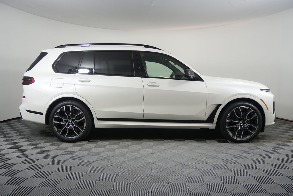 Thumbnail: 2027 BMW X7 - 2