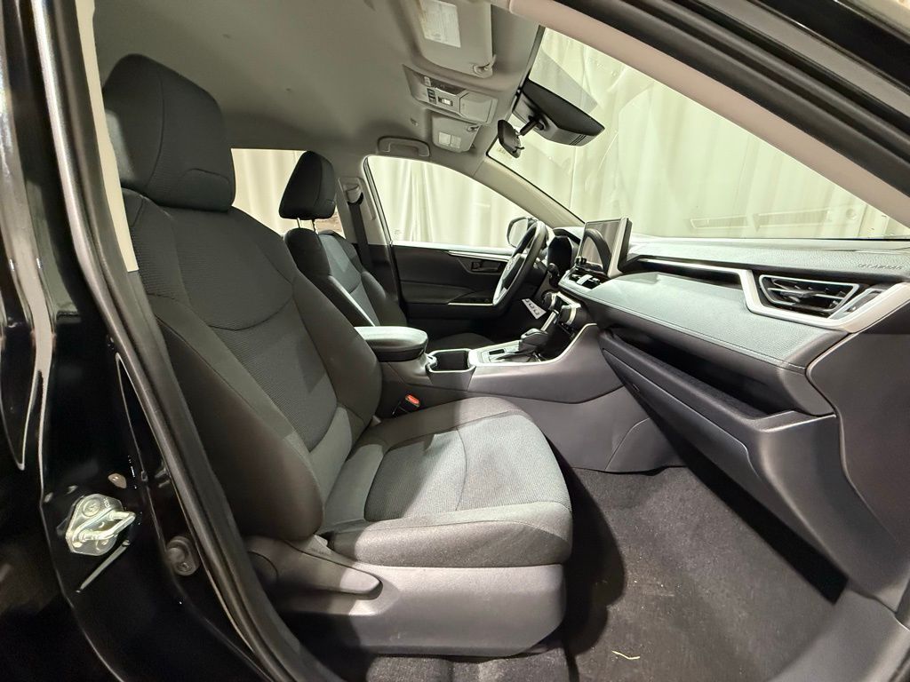 Thumbnail: 2025 Toyota RAV4 - 21