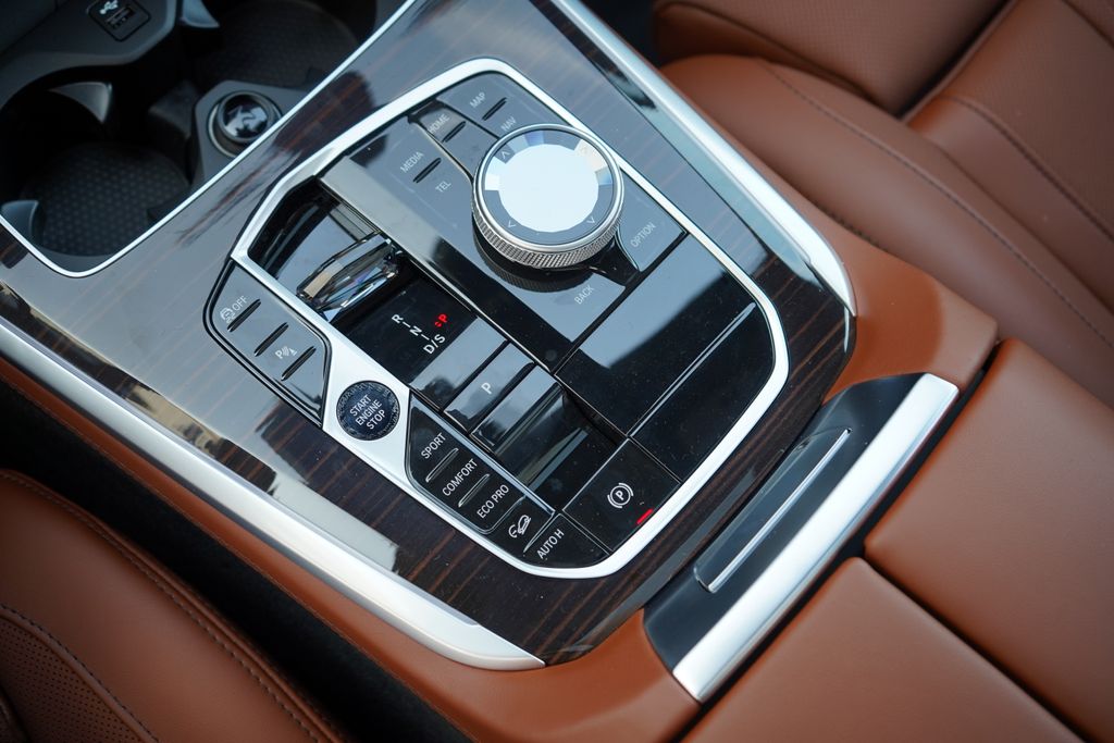 Thumbnail: 2026 BMW X5 - 18