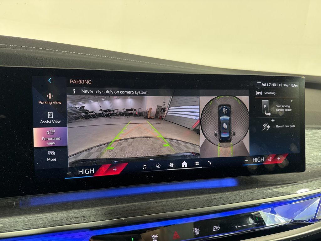 Thumbnail: 2023 BMW 7 Series - 19