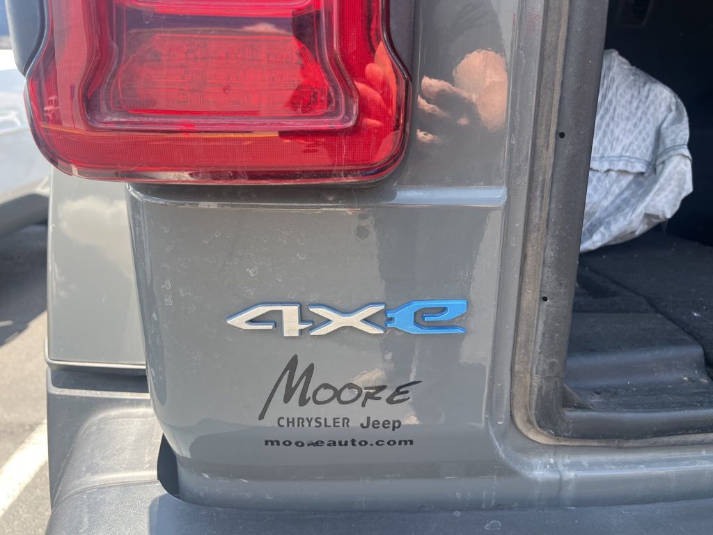 2021 Jeep Wrangler Unlimited Sahara 4xe 13