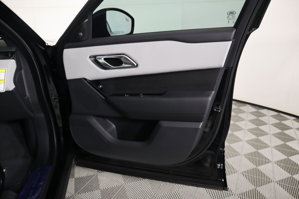 Thumbnail: 2026 Land Rover Range Rover Velar - 27