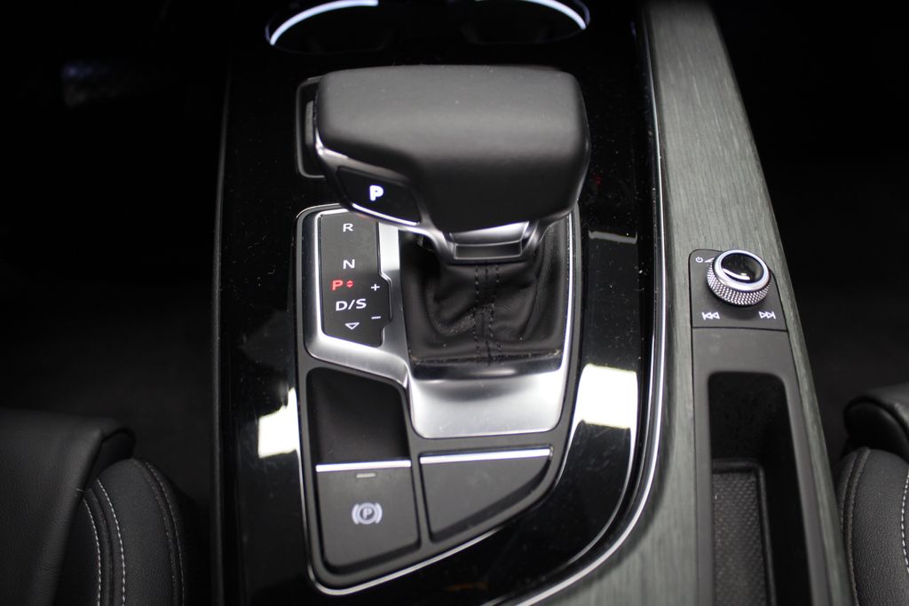 Thumbnail: 2023 Audi A4 - 14