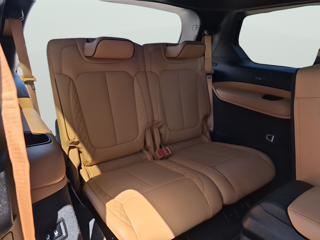 Used 2025 White Jeep Summit image 38