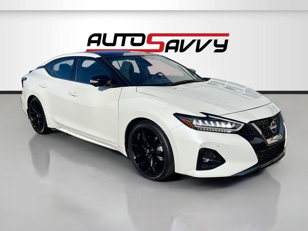 2022 Nissan Maxima SR's photo