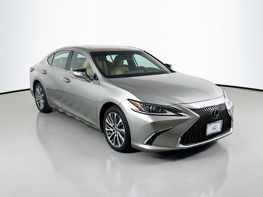 Thumbnail: 2020 Lexus ES - 3
