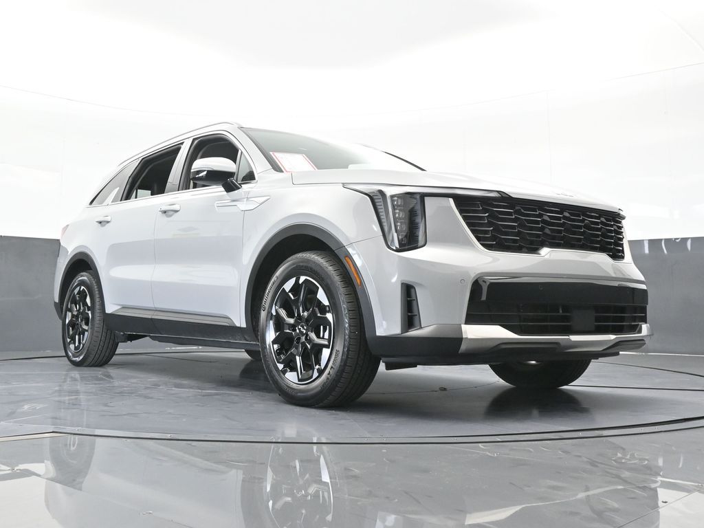 Used 2025 Wolf Gray Kia S image 67