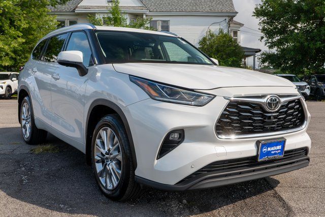 2023 Toyota Highlander Limited Beige at Auto Express Mitsubishi
