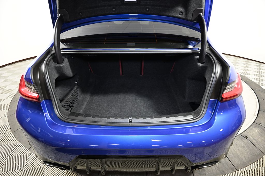 Thumbnail: 2024 BMW 3 Series - 10