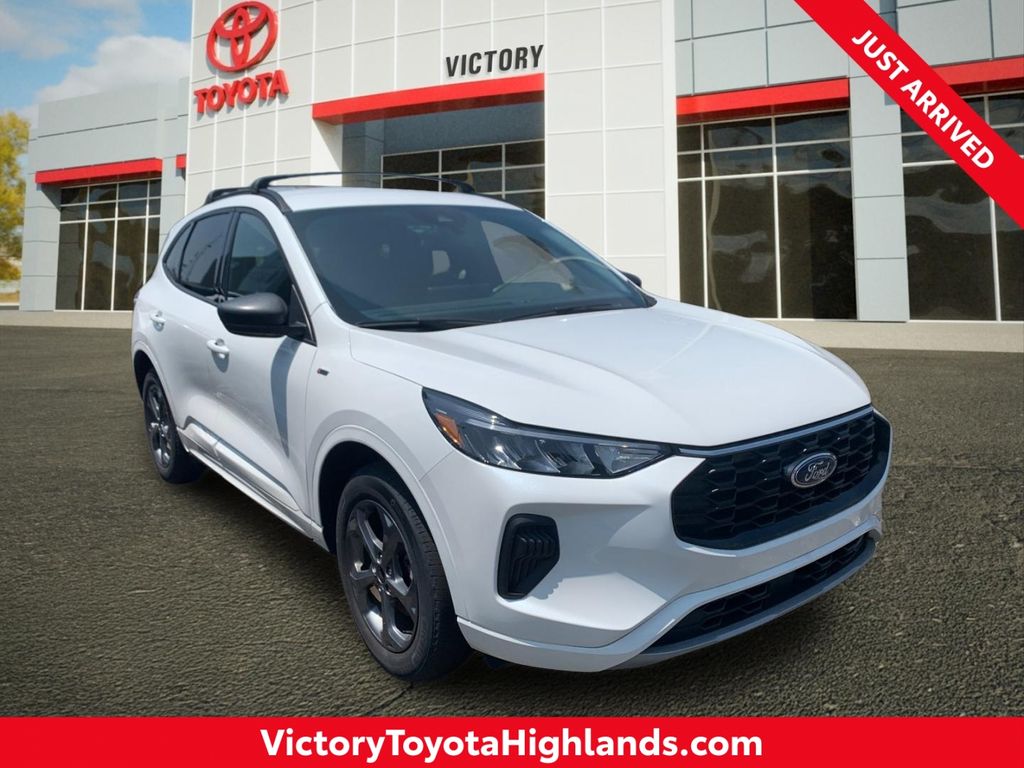 White Metallic 2024 Ford Escape SUV / Crossover All-Wheel Drive 8-Speed Automatic