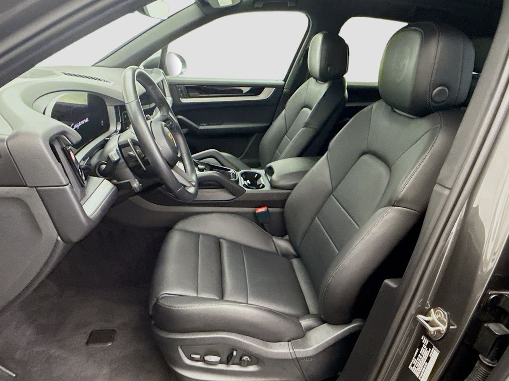 Thumbnail: 2024 Porsche Cayenne - 5
