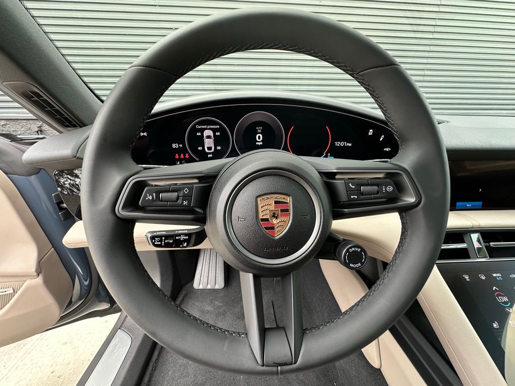 Thumbnail: 2025 Porsche Taycan - 18