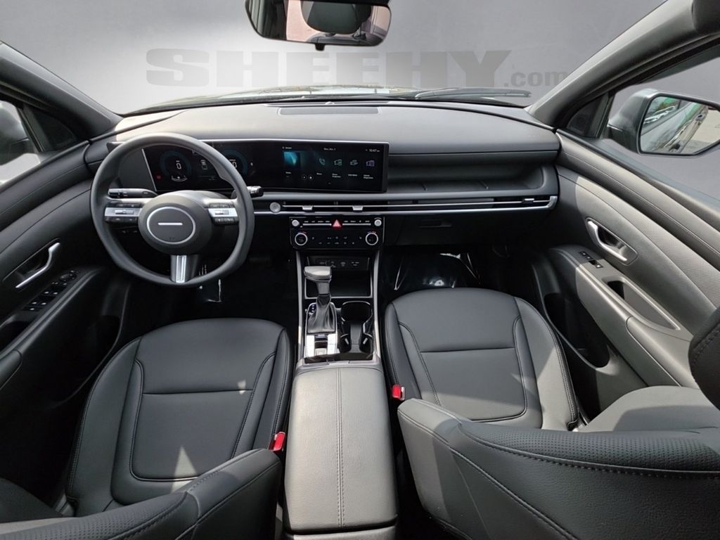 Used 2025 Green Hyundai SEL image 3