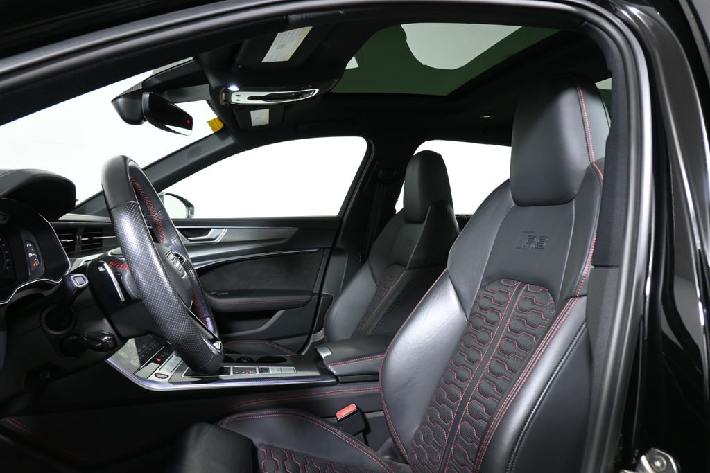 Thumbnail: 2021 Audi RS 6 - 5