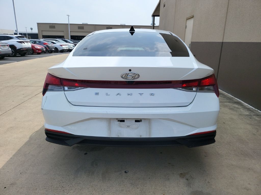2023 Hyundai Elantra SEL 3