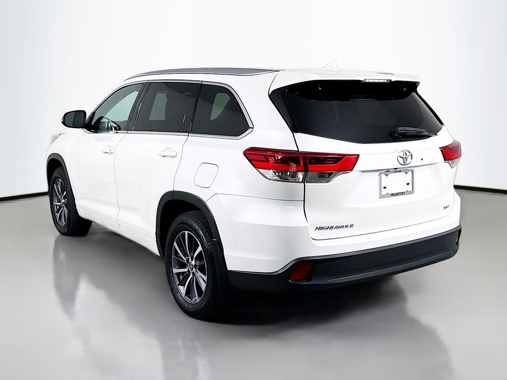 Thumbnail: 2018 Toyota Highlander - 7