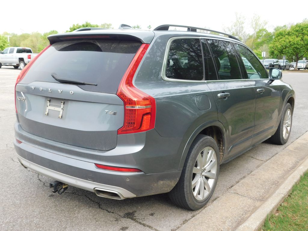 2017 Volvo XC90 T6 Momentum 11
