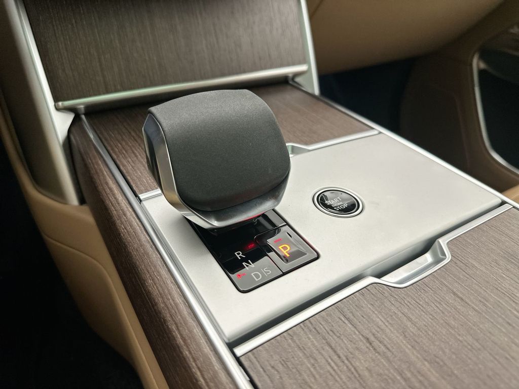 Thumbnail: 2026 Land Rover Range Rover - 12