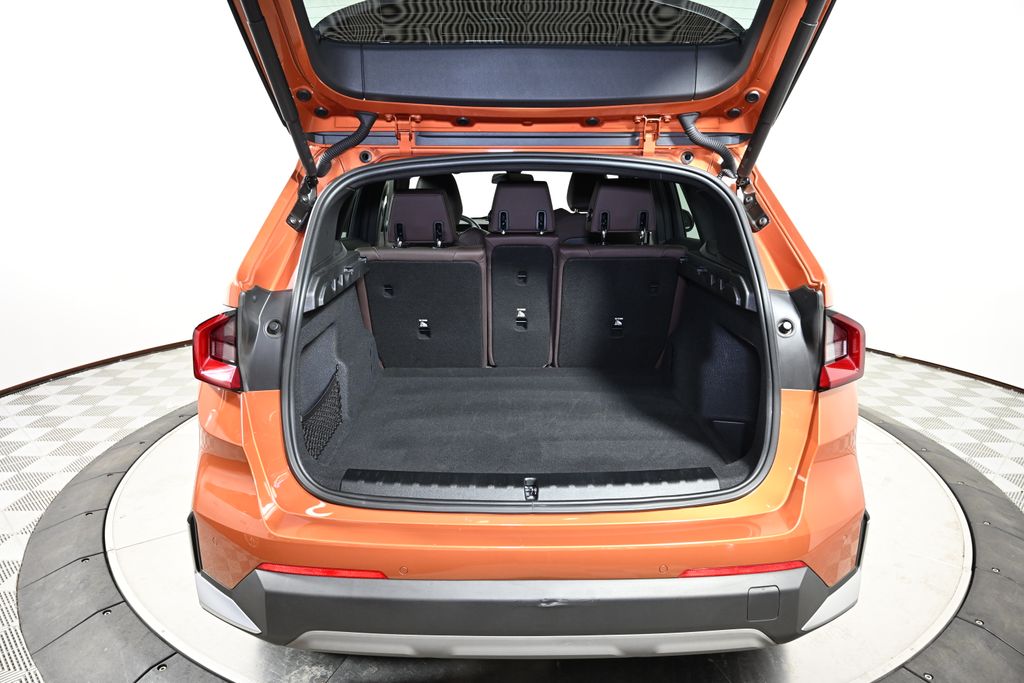 Thumbnail: 2023 BMW X1 - 10