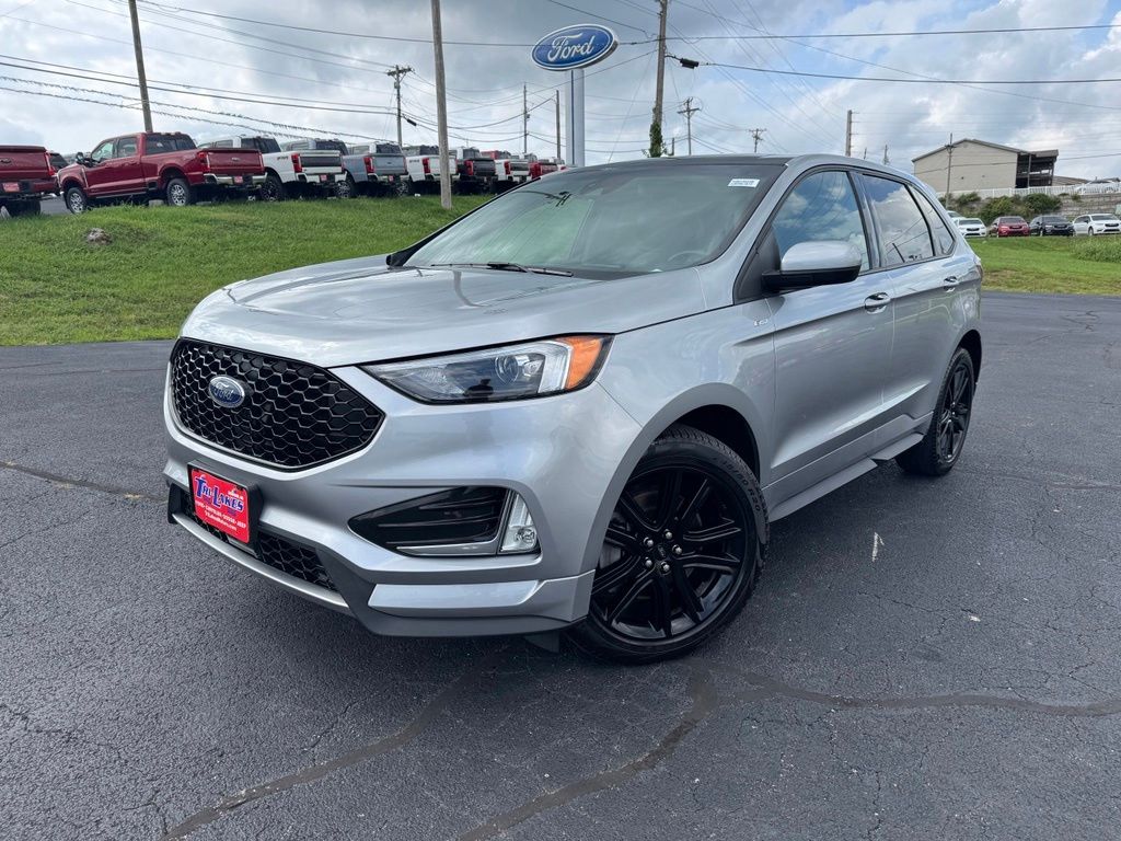 Silver Metallic 2022 Ford Edge SUV / Crossover All-Wheel Drive 8-Speed Automatic