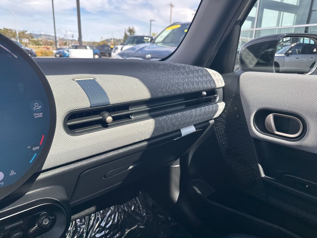 Thumbnail: 2025 MINI Cooper - 14