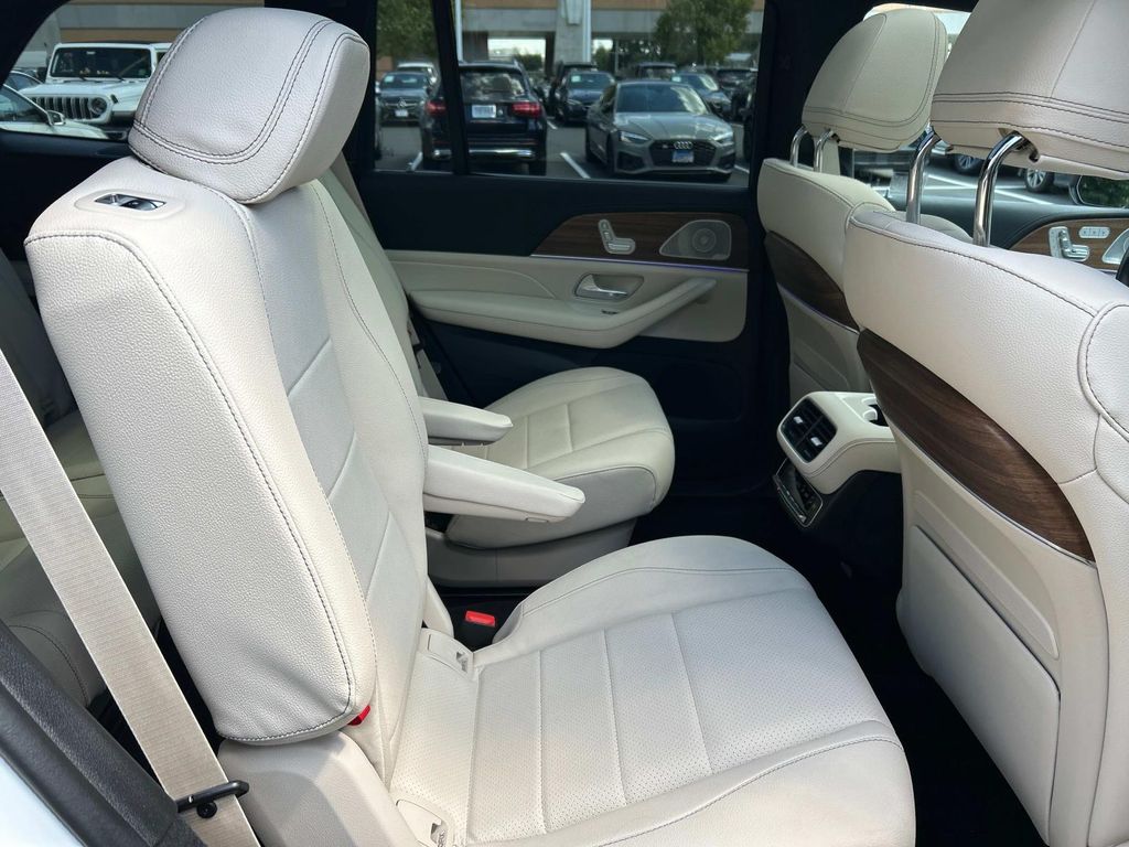 Thumbnail: 2025 Mercedes-Benz GLS - 25