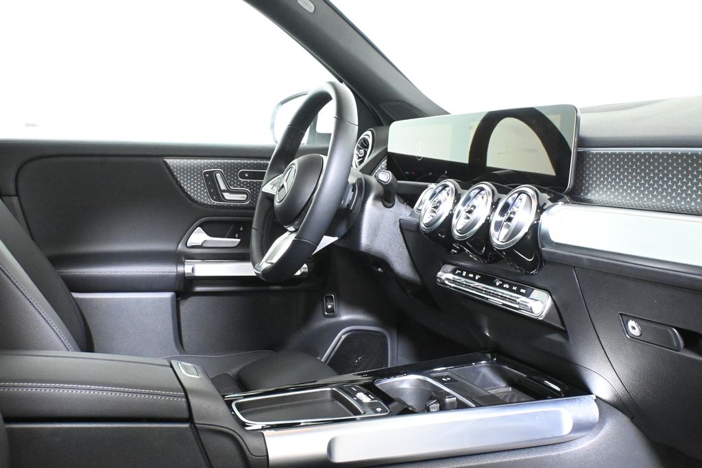 Thumbnail: 2026 Mercedes-Benz GLB - 32