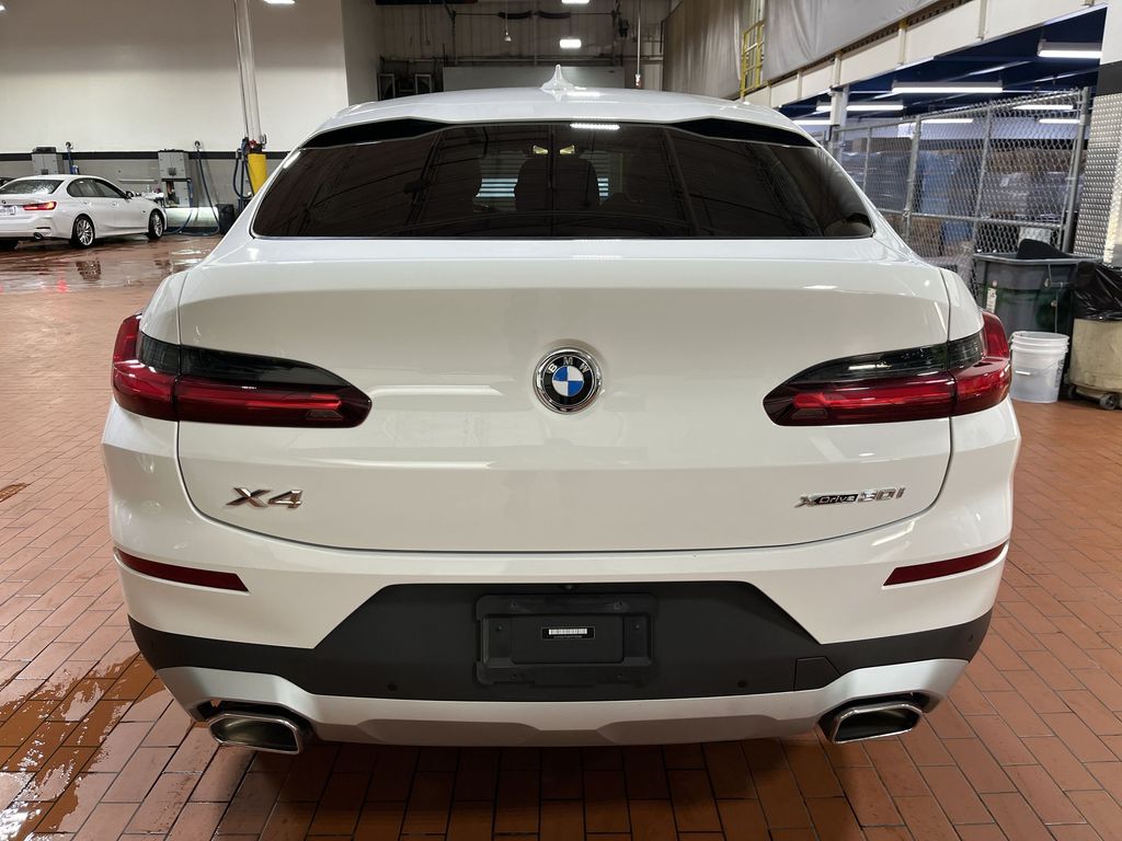 Thumbnail: 2023 BMW X4 - 24