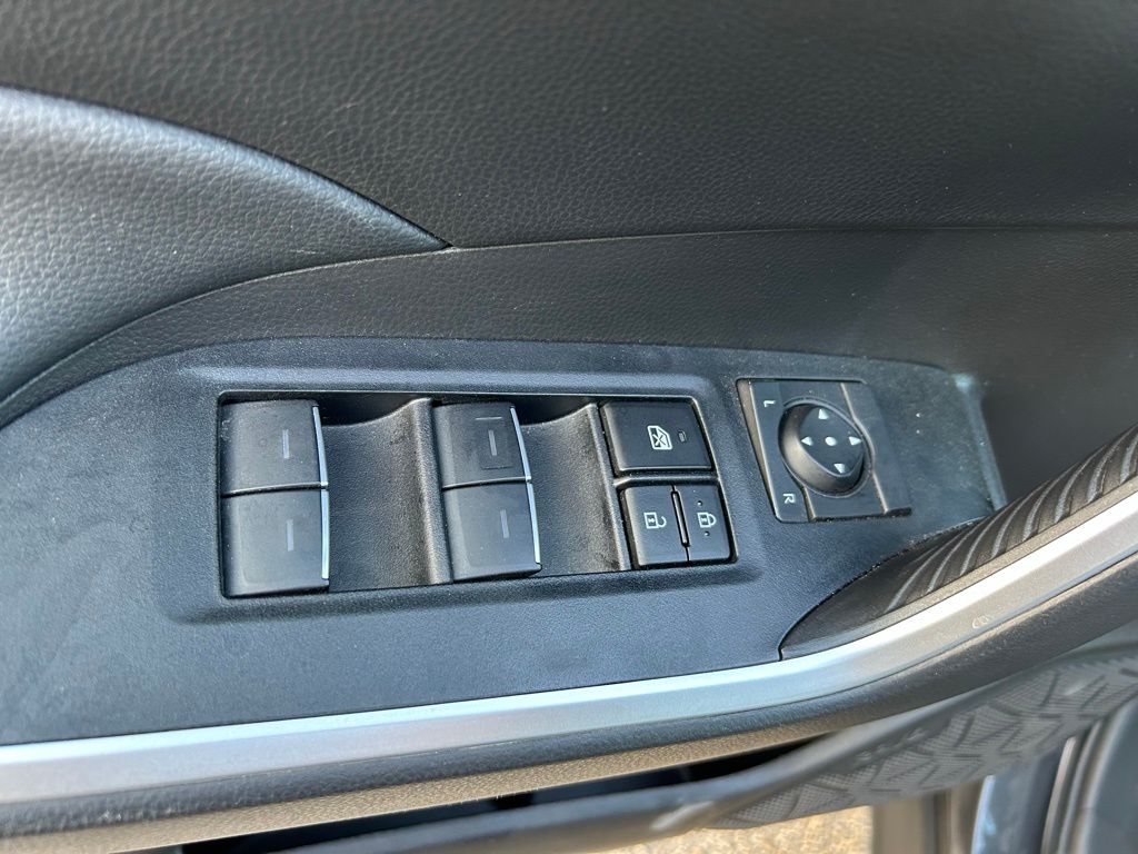 2024 Toyota RAV4 XLE 17