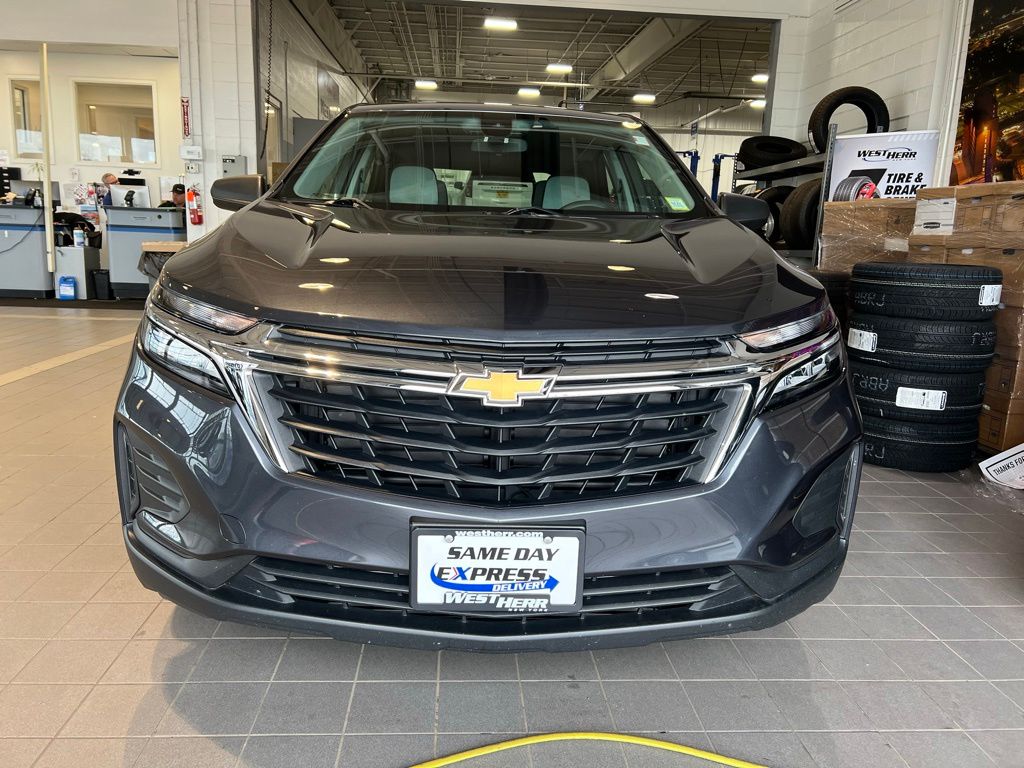View vehicle photo 2