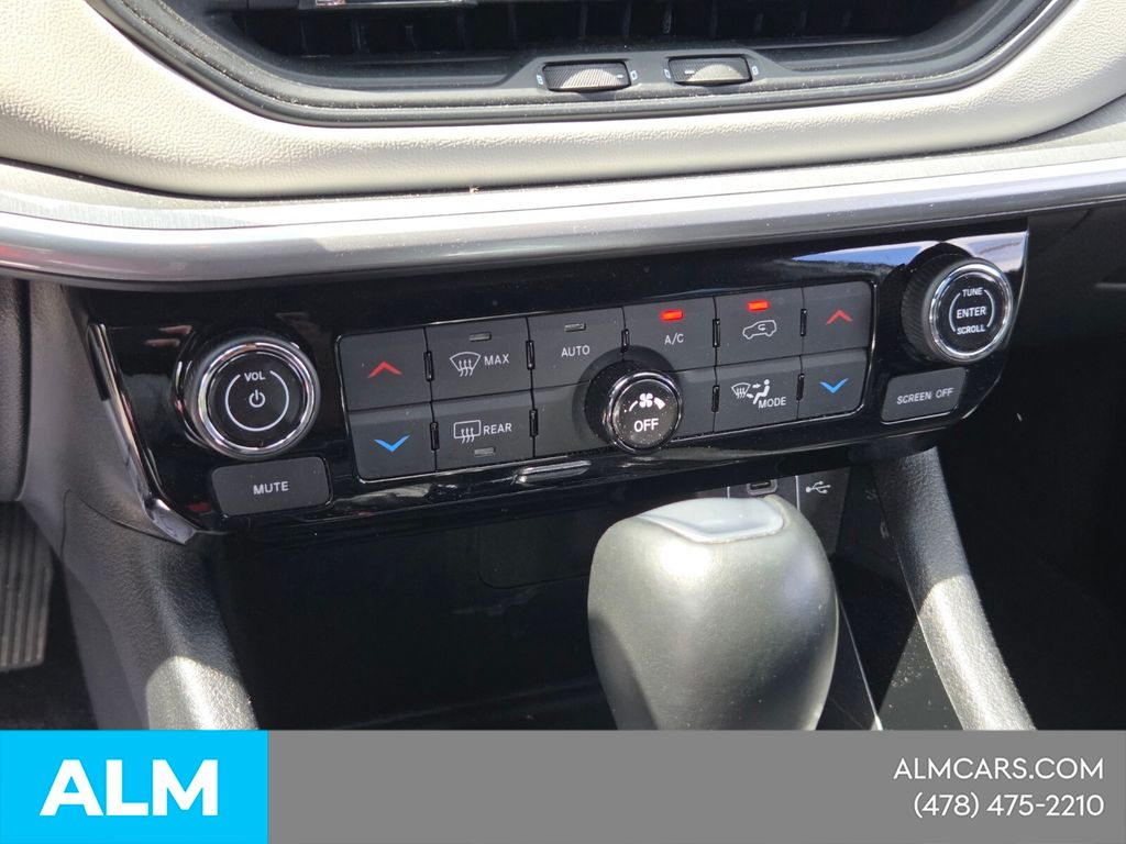Used 2025 White Jeep Limited image 21