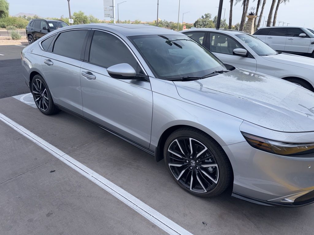 View vehicle photo 3